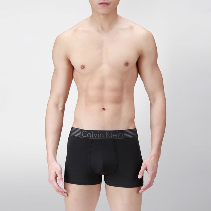 Calvin Klein Iron Strength CottonTrunk NB1017 Black Mens Underwear